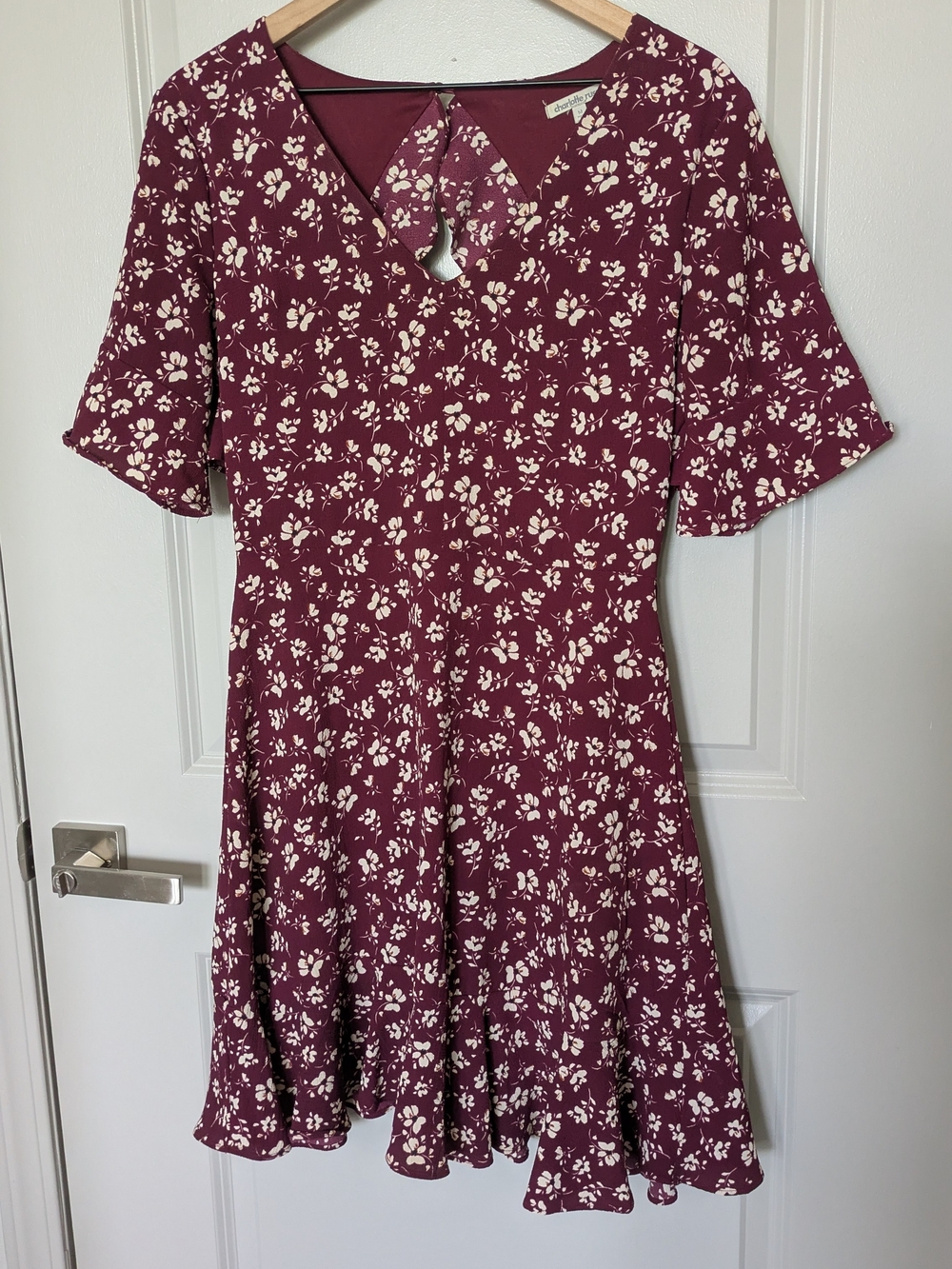 Charlotte Russe Burgundy Floral Keyhole Midi Dress